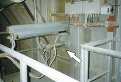 Example of the placing of camera probe with automatic pop-up in glass factory